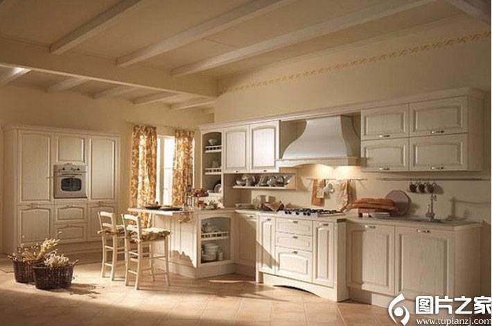 点击大图看下一张：七款大户型欧式厨房设计效果图