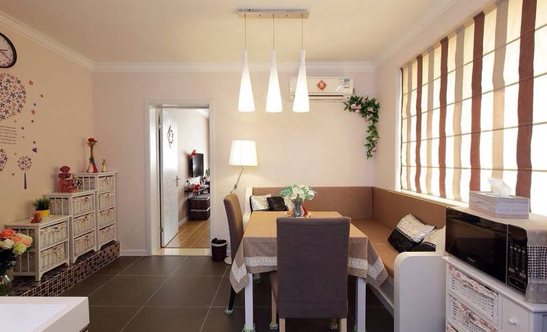 点击大图看下一张：小户型客厅英伦装修实景图简单大方