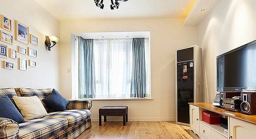 点击大图看下一张：地中海客厅混搭风格精致浪漫装修实例效果图