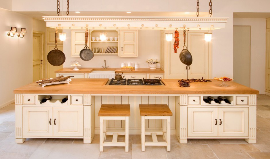 点击大图看下一张：宽敞明亮的厨房装修效果图