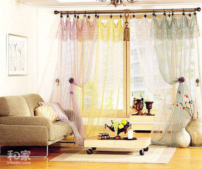 点击大图看下一张：色彩出众的窗帘装修效果图欣赏