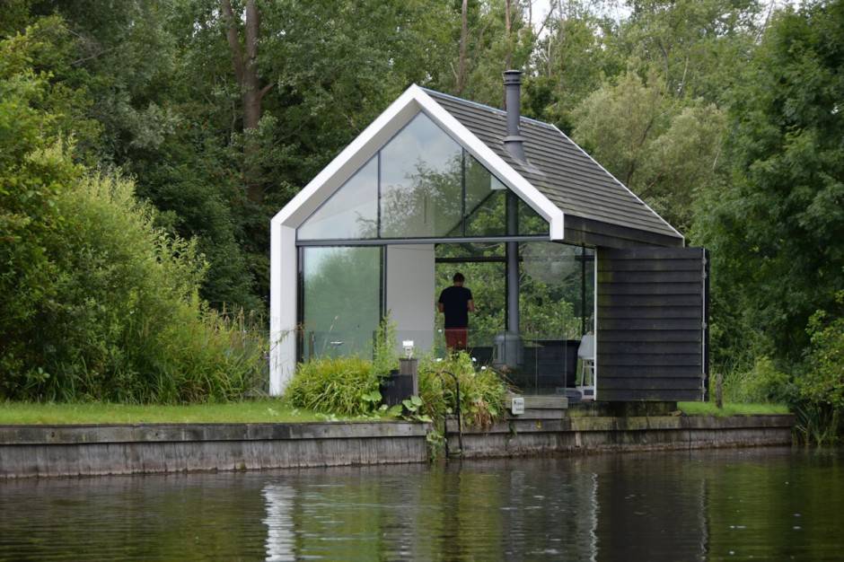 点击大图看下一张：湖畔梦幻玻璃屋浪漫别墅