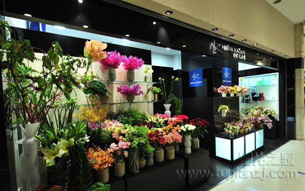 点击大图看下一张：韩式高档花店装修效果图