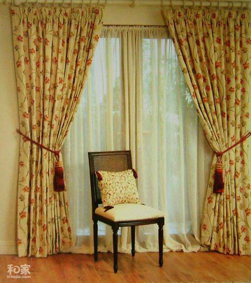 点击大图看下一张：卧室窗帘精美设计图片