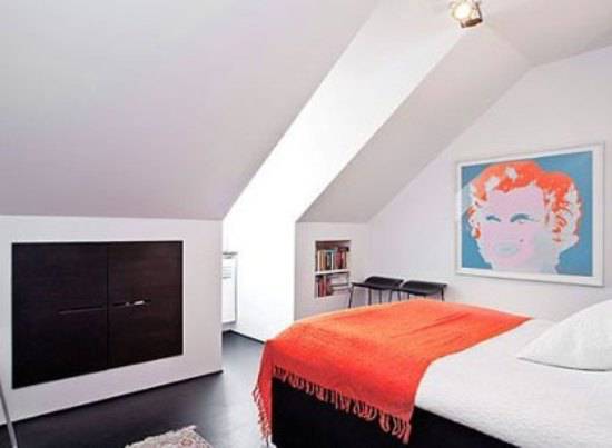 点击大图看下一张：宽敞明亮复式简欧卧室装修效果图
