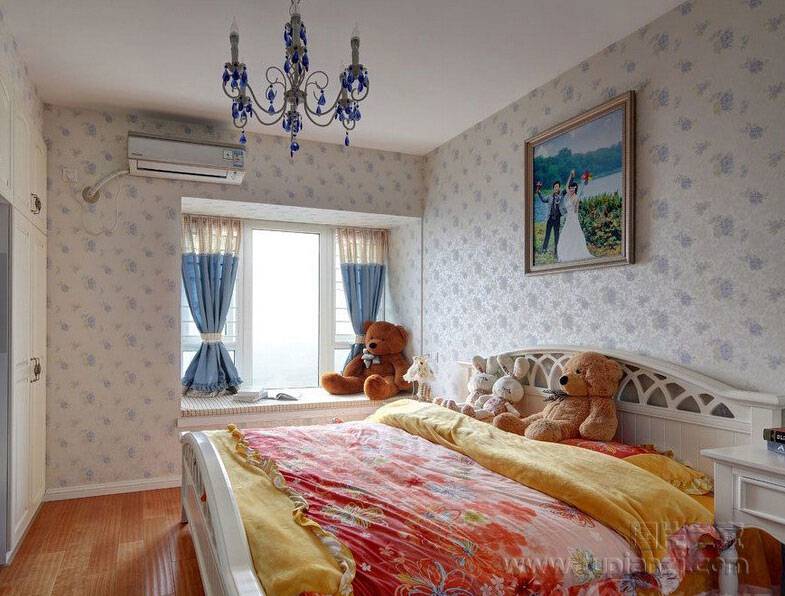 点击大图看下一张：80后女生最爱的温馨卧室装修图