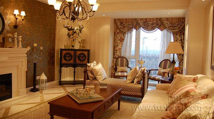 点击大图看下一张:豪华时尚客厅窗帘效果图