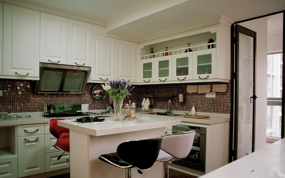 点击大图看下一张：小户型厨房现代简约装修设计效果图