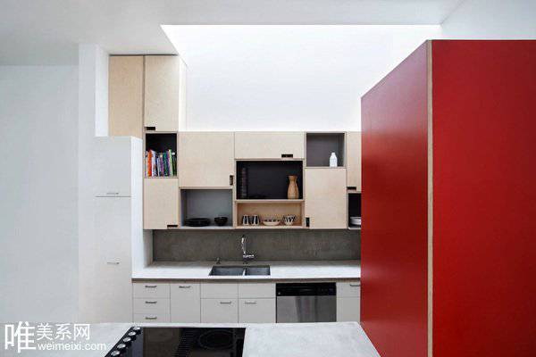 点击大图看下一张：soho复式公寓设计现代简约创意十足