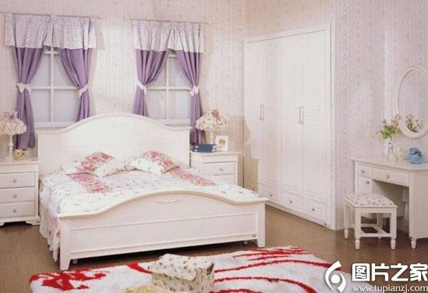 点击大图看下一张：欧式浪漫田园卧室装修效果图
