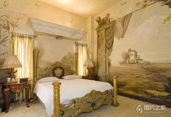 点击大图看下一张：奢华的别墅卧室装修实景图