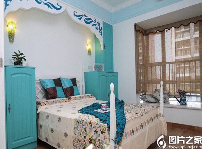 点击大图看下一张：优雅的小户型卧室地中海风格装修图