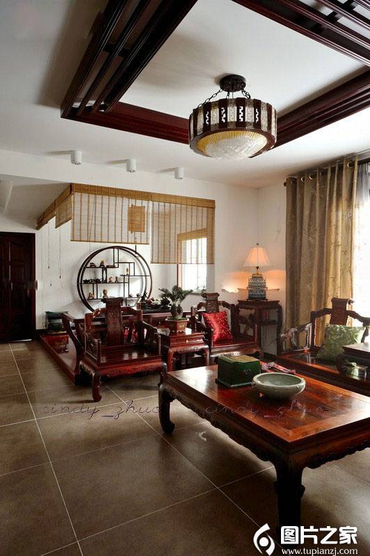 点击大图看下一张：中式田园客厅装修效果图儒雅清净