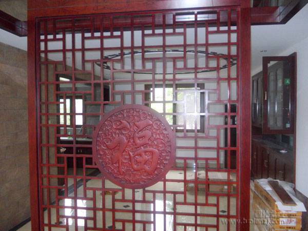 点击大图看下一张：新中式玄关设计木雕隔断屏风创意复古