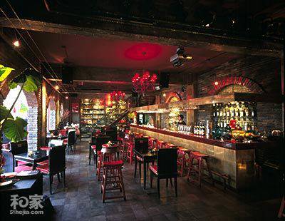 点击大图看下一张：魅力十足的酒吧吧台设计图片欣赏