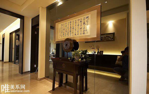 点击大图看下一张：中式现代二居室装修效果图欣赏