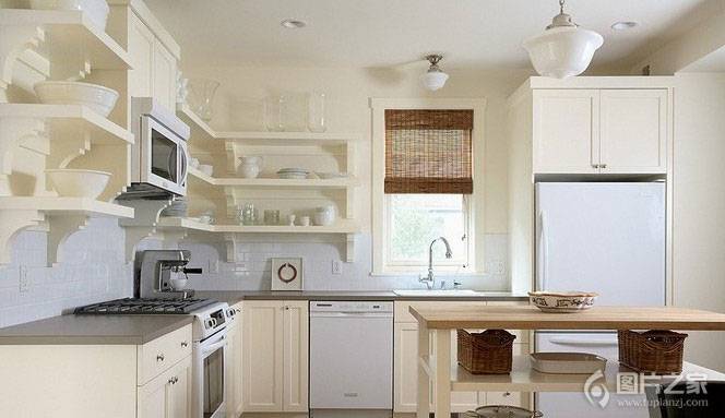 点击大图看下一张：清新简约风格的厨房装修效果图