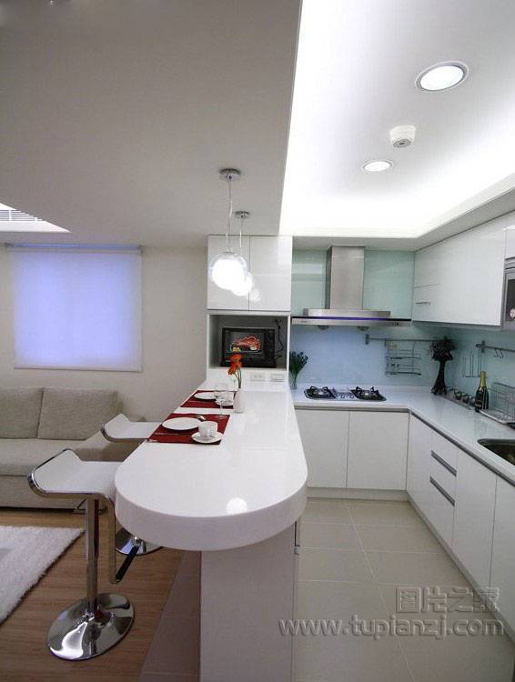 点击大图看下一张：小户型开放式厨房吧台装修效果图实用美观