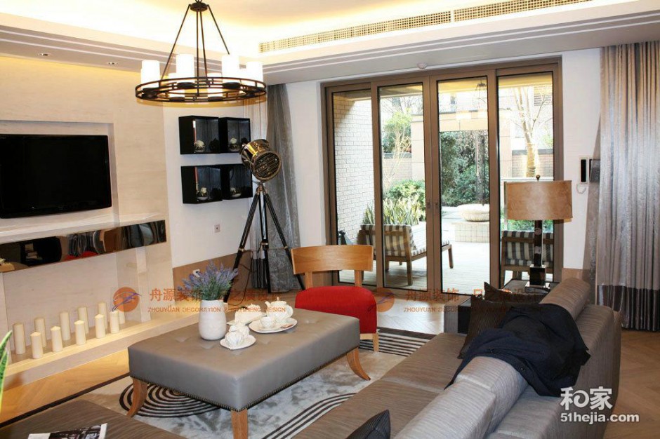 点击大图看下一张：140三居室简约混搭个性装修设计图