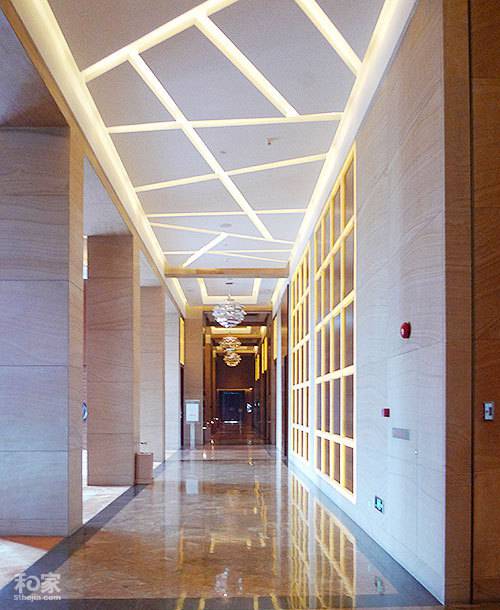 点击大图看下一张：古典酒店走廊装修设计