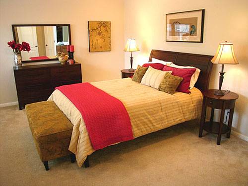 点击大图看下一张：大户型中式卧室装修效果图欣赏