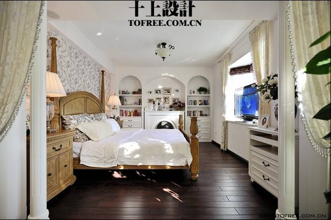 点击大图看下一张：美式田园卧室装修简单淡雅