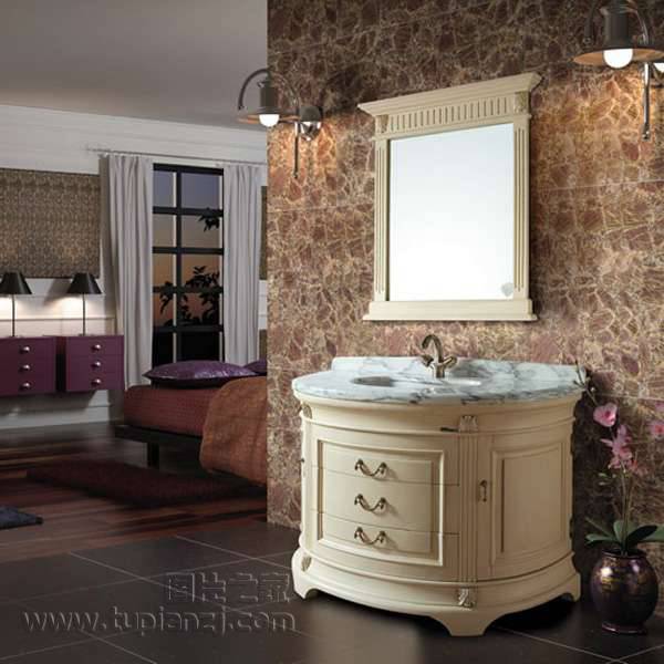 点击大图看下一张：欧式高调豪华的浴室装修效果图