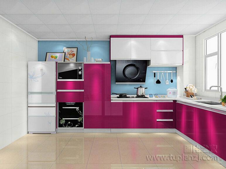 点击大图看下一张：现代厨房装修风格实用宽敞