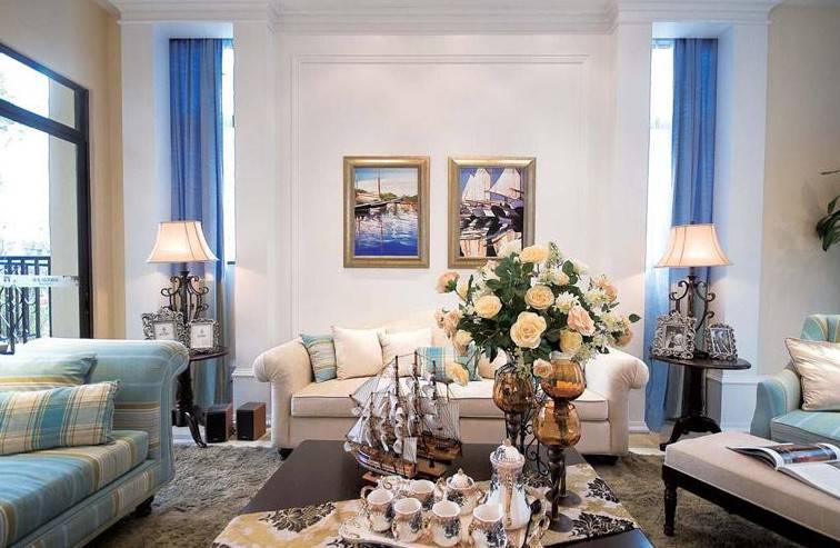 点击大图看下一张：古典欧式风格别墅客厅装修效果图