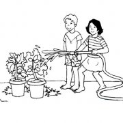 二年级五一劳动节简笔画图片：花园里劳动