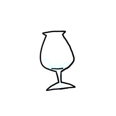 大肚子的高脚杯,分量很划算啊!