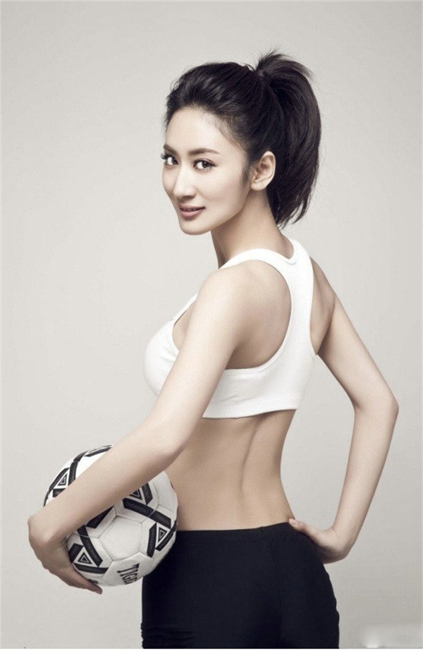 点击大图看下一张：性感足球宝贝艺术照7