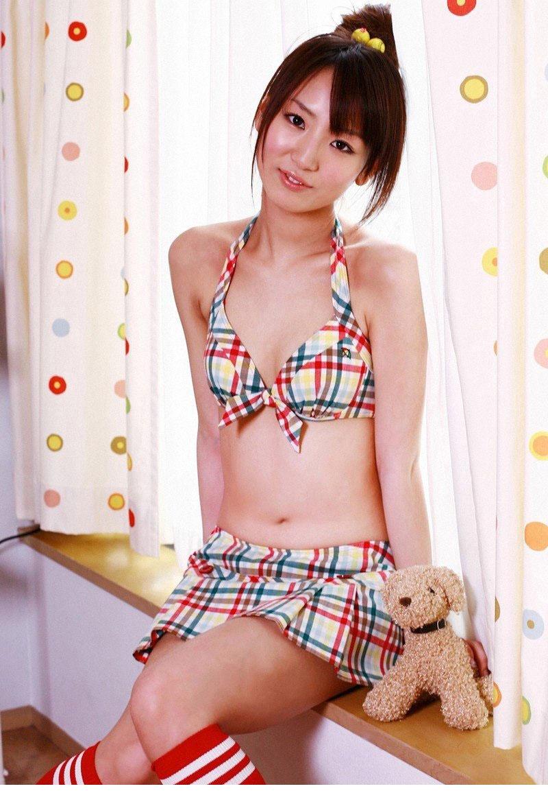点击大图看下一张:甜美少女佐藤由加里可爱比基尼诱惑9