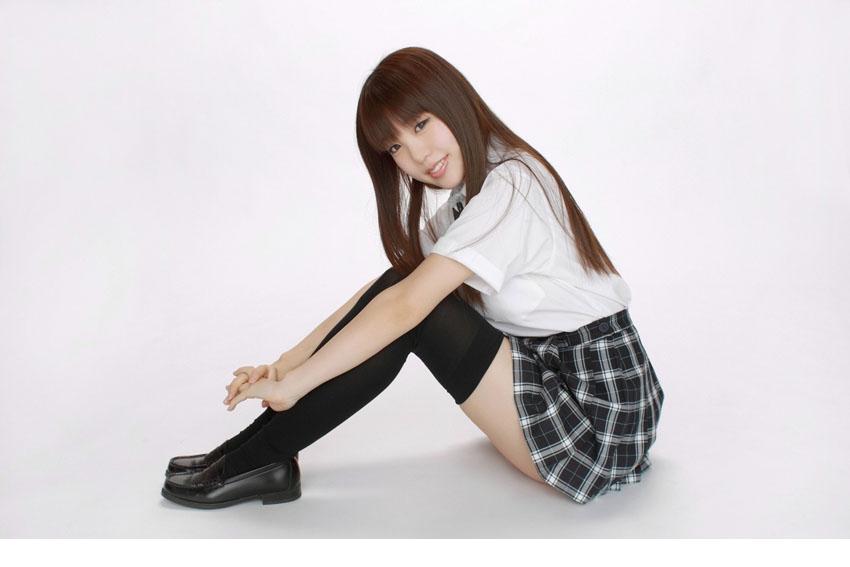 点击大图看下一张：日本美少女学生妹清秀可人9