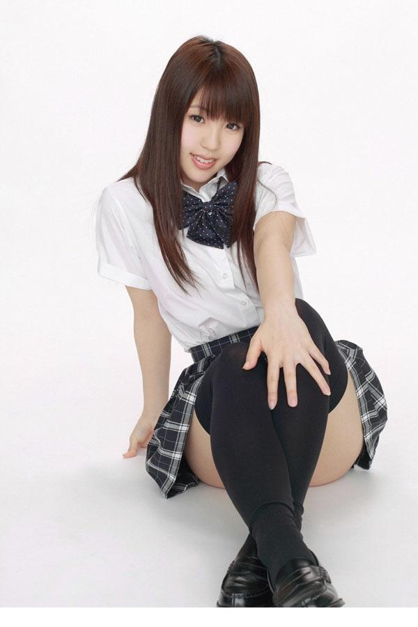 点击大图看下一张：日本美少女学生妹清秀可人2