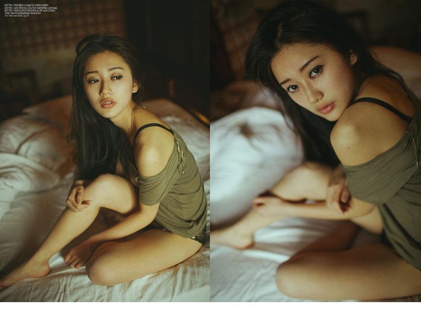 点击大图看下一张：性感90后小清新美腿诱惑私房秀8