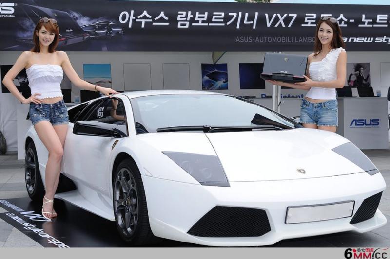 点击大图看下一张：韩国豪车美女车模白色风暴4