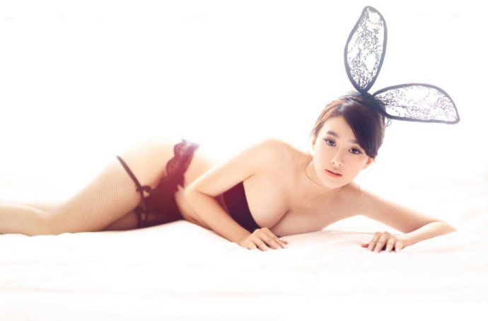 点击大图看下一张：性感网袜兔女郎2