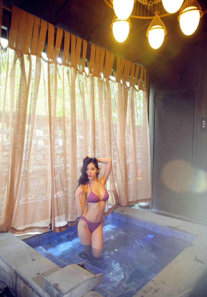 点击大图看下一张:巨乳韩盼盼完美身材1