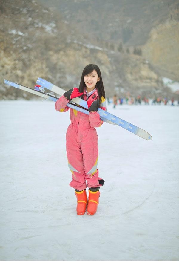 点击大图看下一张：滑雪场的清新可爱萌妹纸4