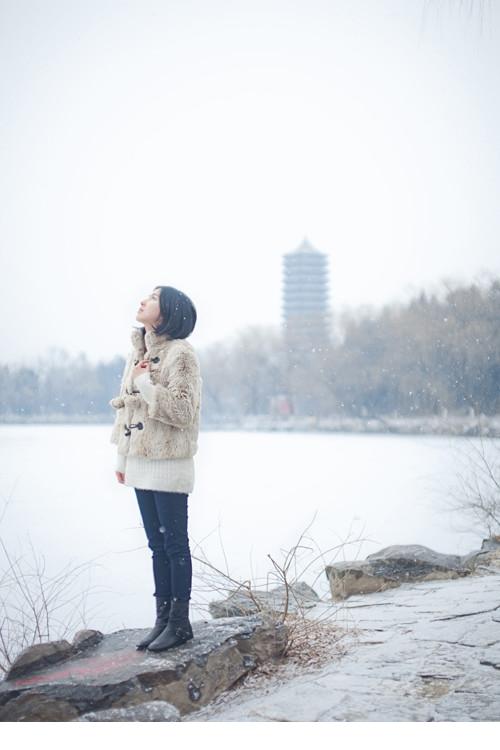 点击大图看下一张：清纯气质美女让人难忘记的清新模样1