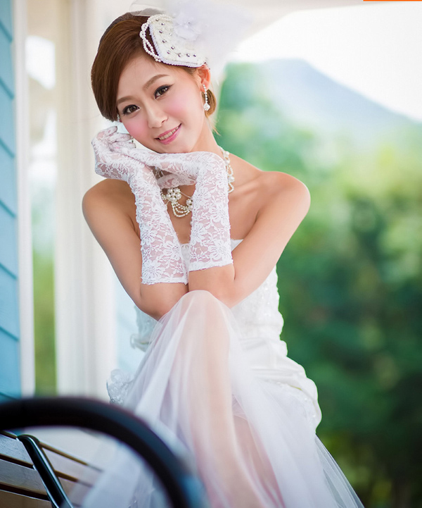 点击大图看下一张：Winne清纯唯美婚纱外拍写真2