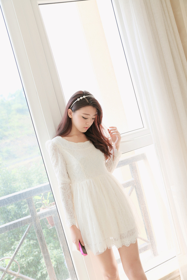 点击大图看下一张：清纯美女迷人甜美生活私照9