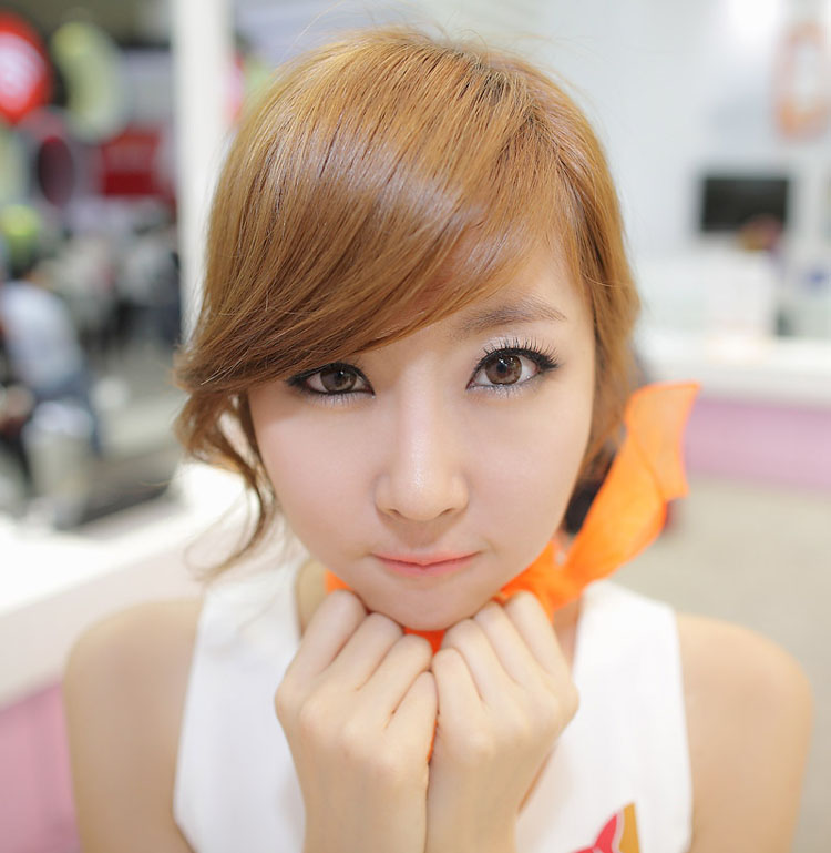 点击大图看下一张:超级showgirl崔星儿甜美清纯写真1