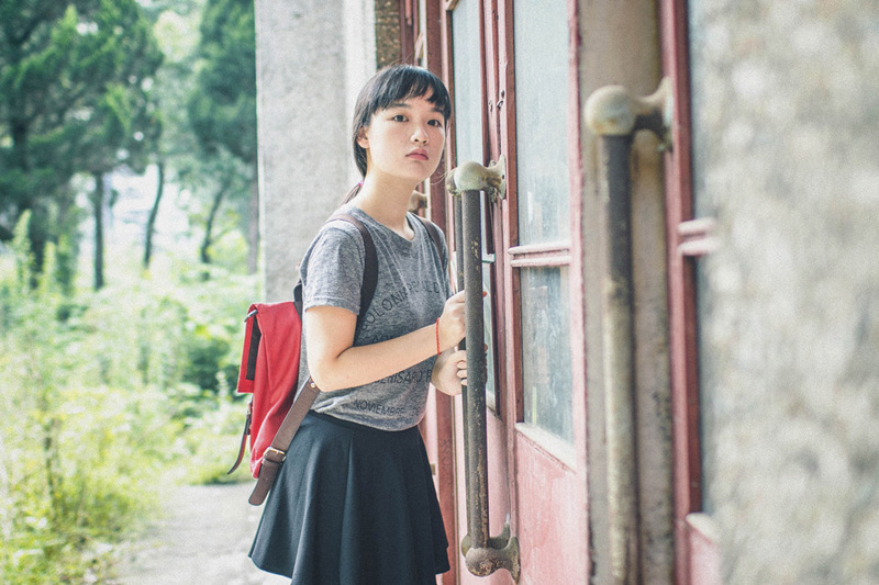 点击大图看下一张：青春美少女田园唯美写真1