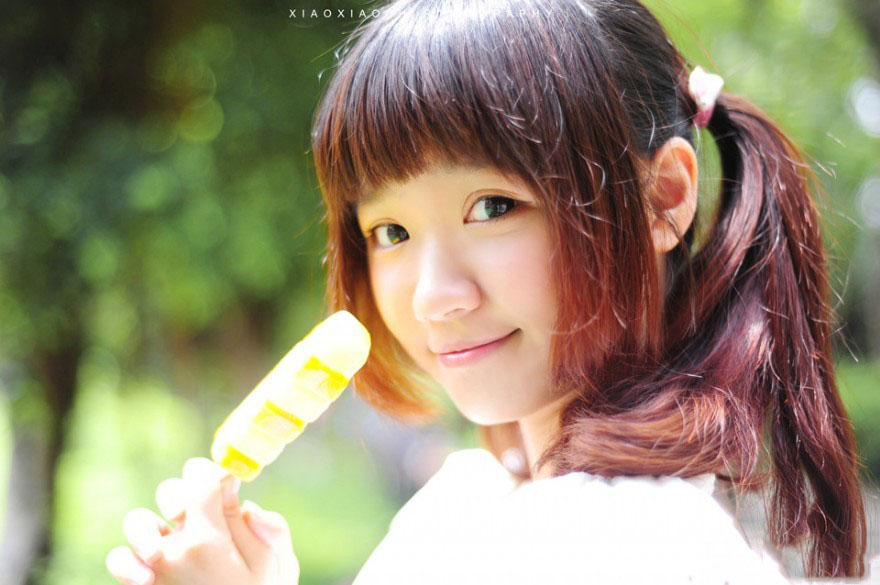 点击大图看下一张：动物园里碰上的清纯美妞1