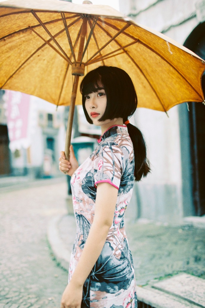 点击大图看下一张：性感妖艳旗袍的上海姑娘6