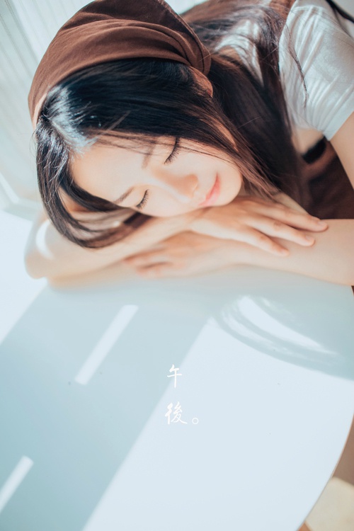 点击大图看下一张：静逸午后邂逅美女王芷汀7