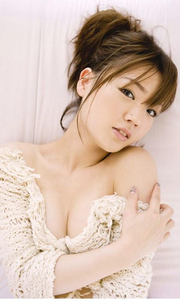 点击大图看下一张：日本美女谷麻纱美可爱与性感并存5