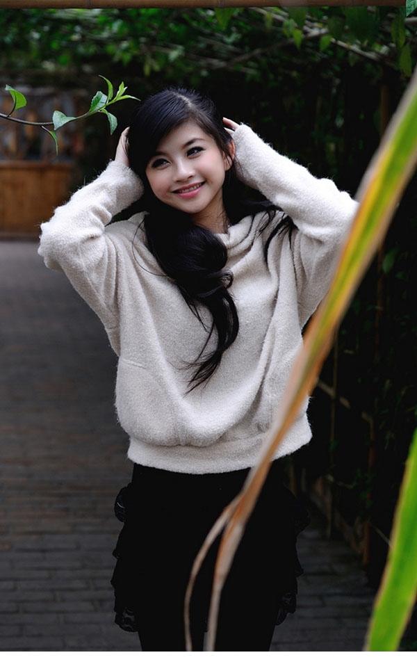 点击大图看下一张:甜美校园女生春日可爱图片8